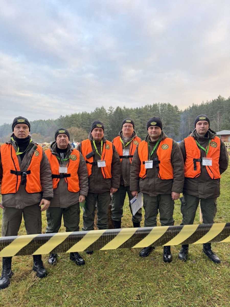 Чемпионат по колке дров среди СМИ