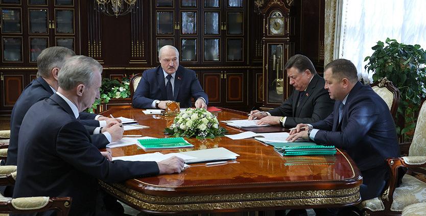 Глава Минлесхоза Виталий Дрожжа доложил Президенту о ходе разработки ветровально-буреломных лесосек